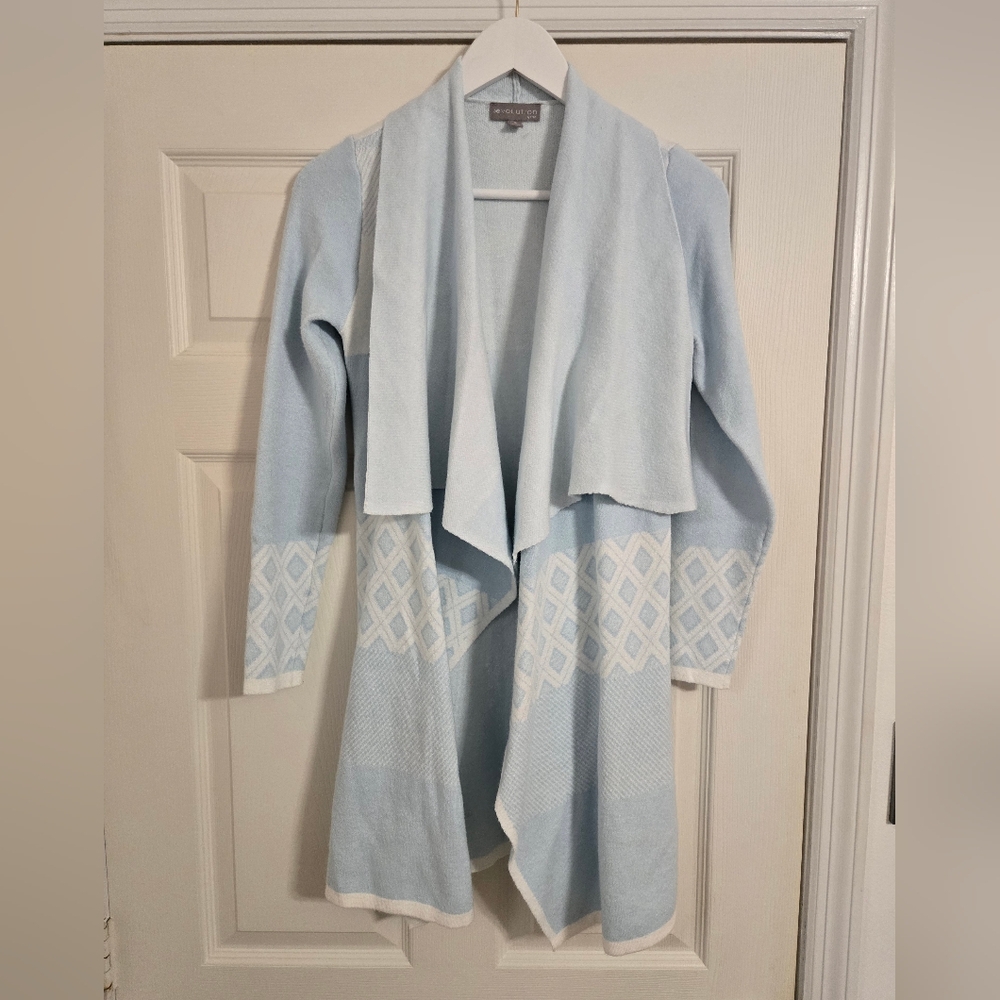 Evolution by cyrus Women's blue & white open front  sweater size small